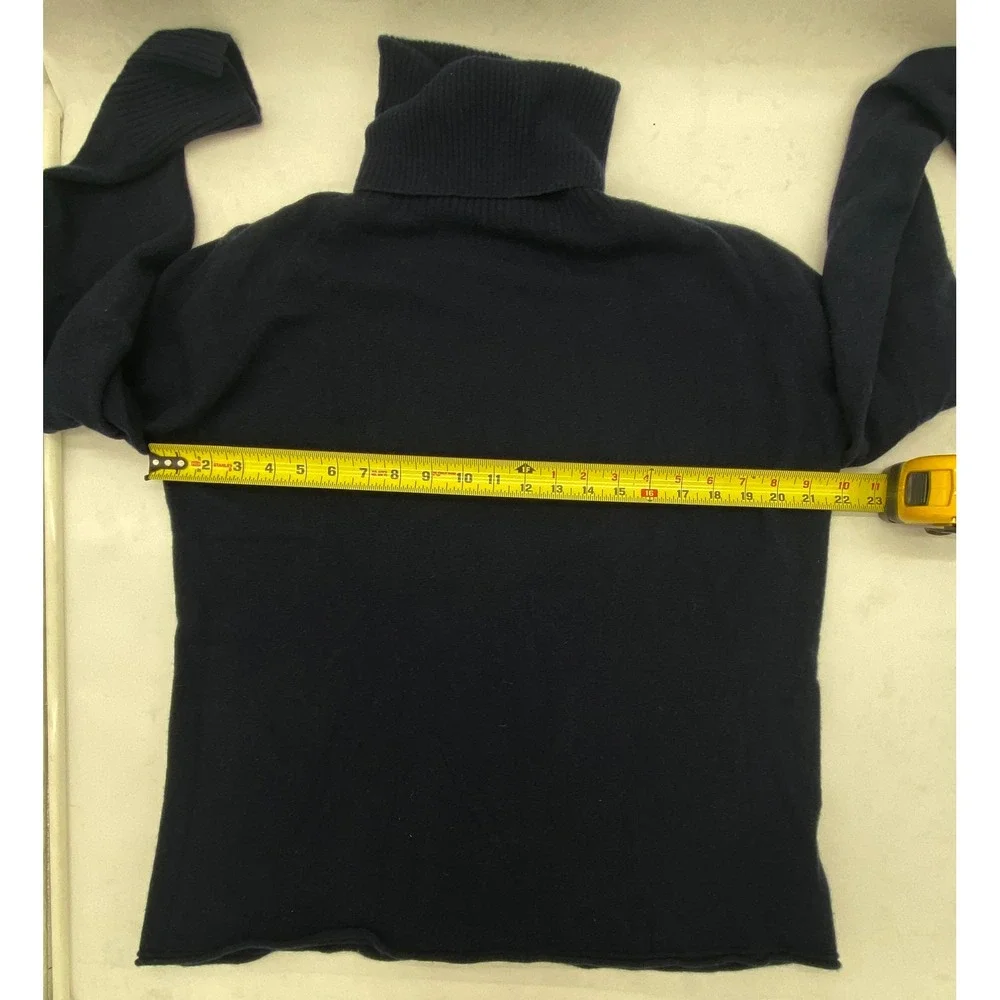 Celtic & Co Navy Blue Turtleneck Knit Sweater L‎ women's small 100% lambs wool